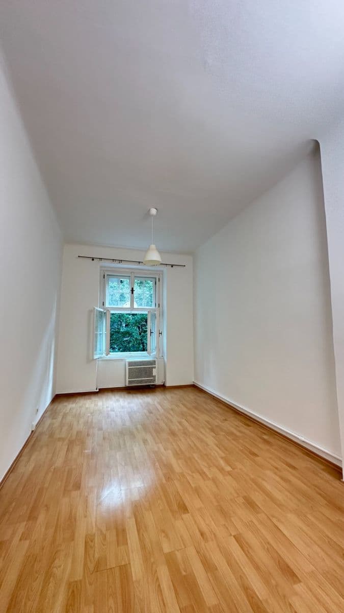 Prenájom bytu 2-izbový 55 m², Velehradská, Praha, Praha Prenájom bytu 2-izbový 55 m², Velehradská, Praha, Praha