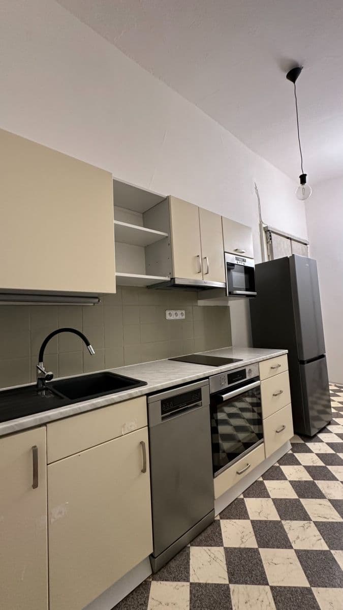 Prenájom bytu 2-izbový 55 m², Velehradská, Praha, Praha Prenájom bytu 2-izbový 55 m², Velehradská, Praha, Praha
