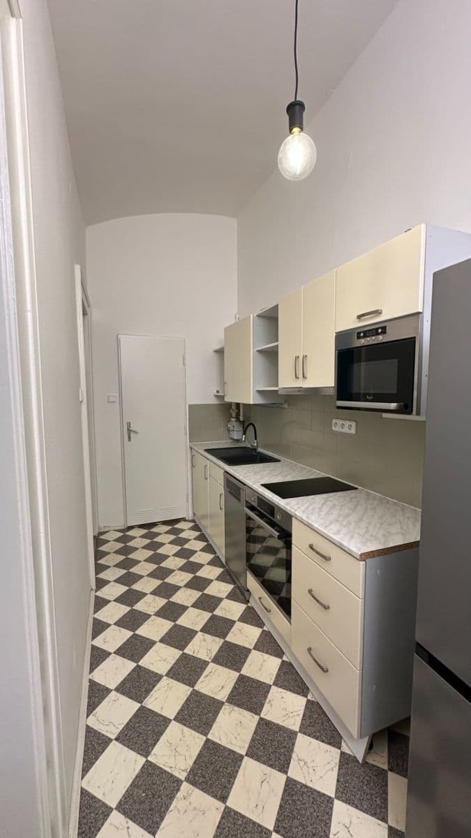 Prenájom bytu 2-izbový 55 m², Velehradská, Praha, Praha Prenájom bytu 2-izbový 55 m², Velehradská, Praha, Praha