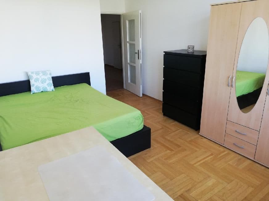 Prenájom bytu 3-izbový 82 m², U Vodárny, Praha, Praha Prenájom bytu 3-izbový 82 m², U Vodárny, Praha, Praha