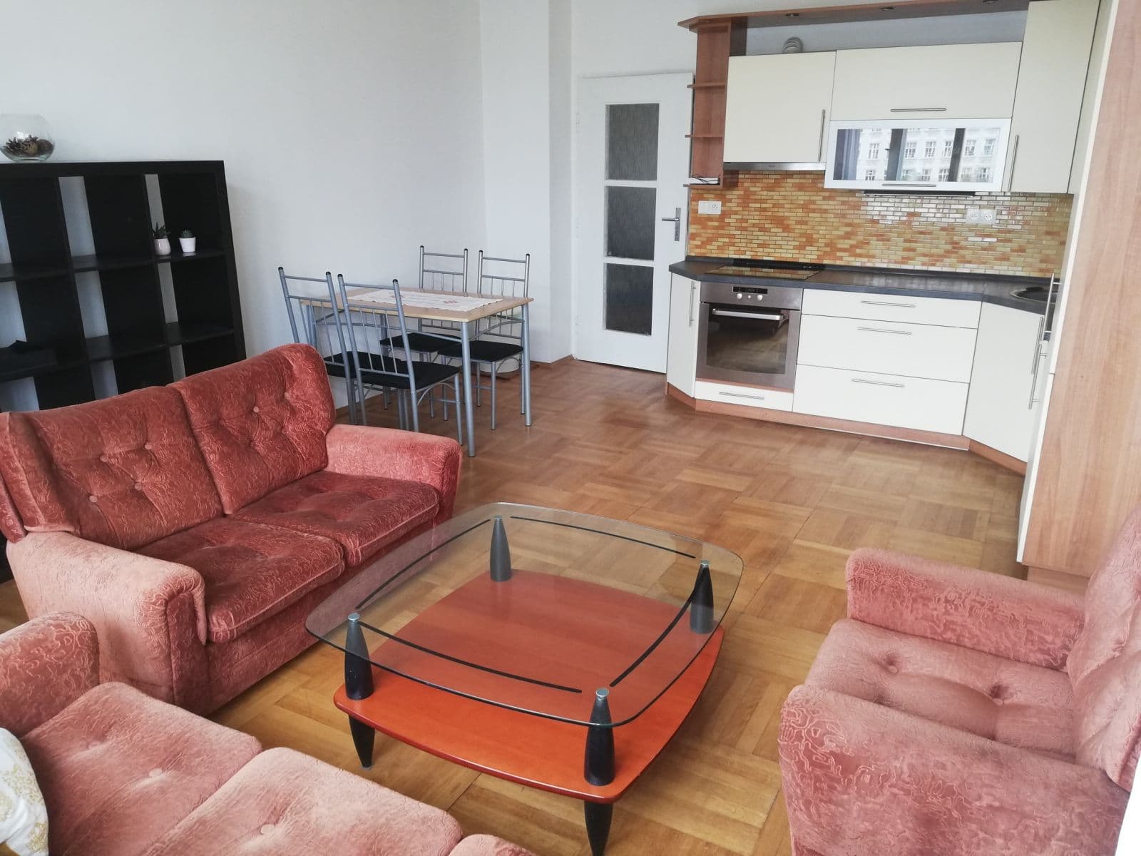 Prenájom bytu 3-izbový 82 m², U Vodárny, Praha, Praha Prenájom bytu 3-izbový 82 m², U Vodárny, Praha, Praha