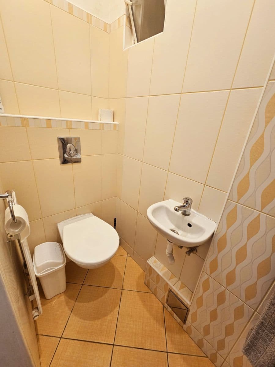 Prenájom bytu 3-izbový 82 m², U Vodárny, Praha, Praha Prenájom bytu 3-izbový 82 m², U Vodárny, Praha, Praha