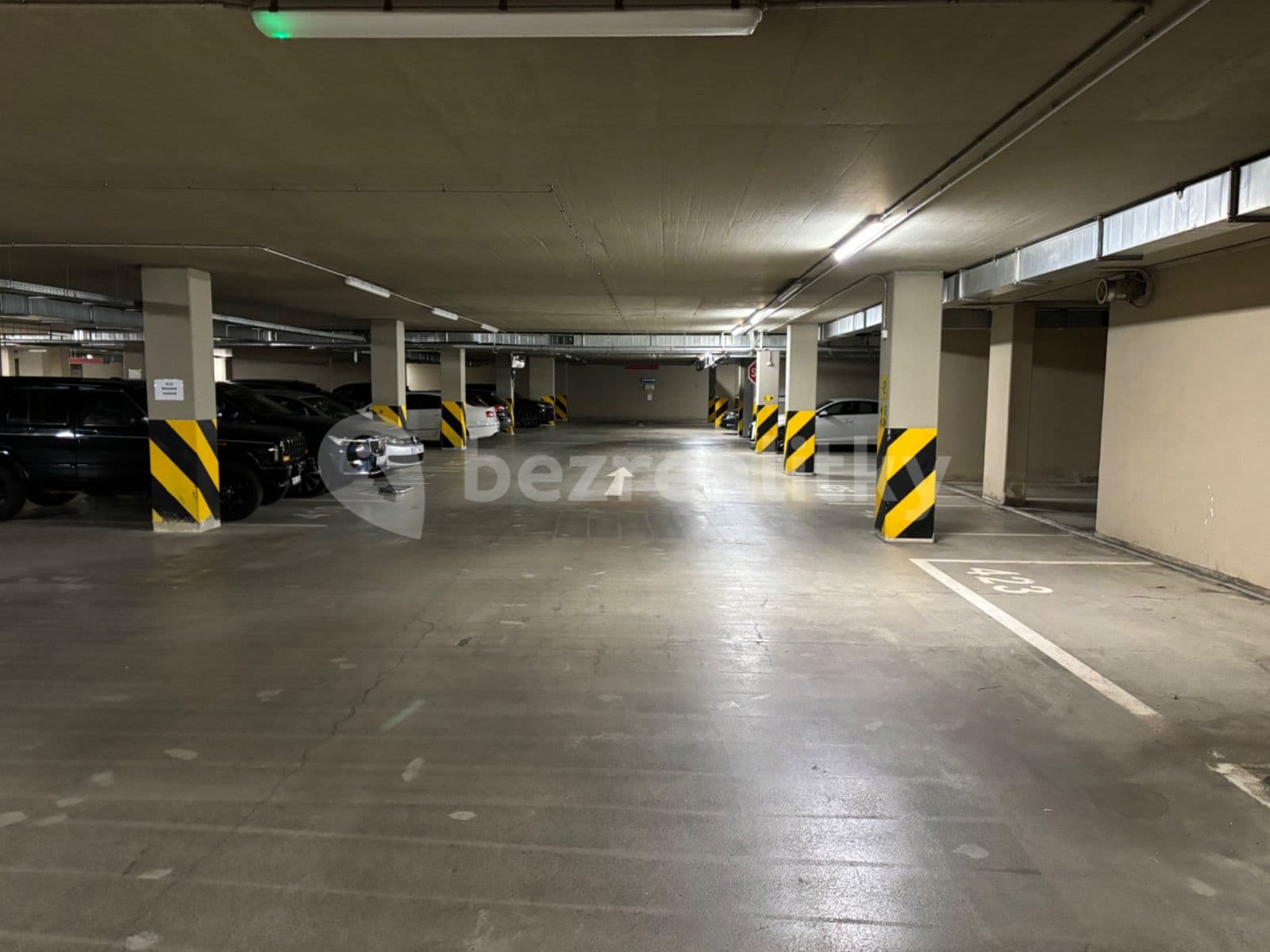 Prenájom garáže 13 m², Korunní, Praha, Praha Prenájom garáže 13 m², Korunní, Praha, Praha