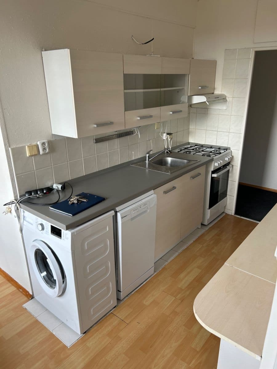 Prenájom bytu 3-izbový 62 m², Na Loučkách, Kuřim, Jihomoravský kraj Prenájom bytu 3-izbový 62 m², Na Loučkách, Kuřim, Jihomoravský kraj