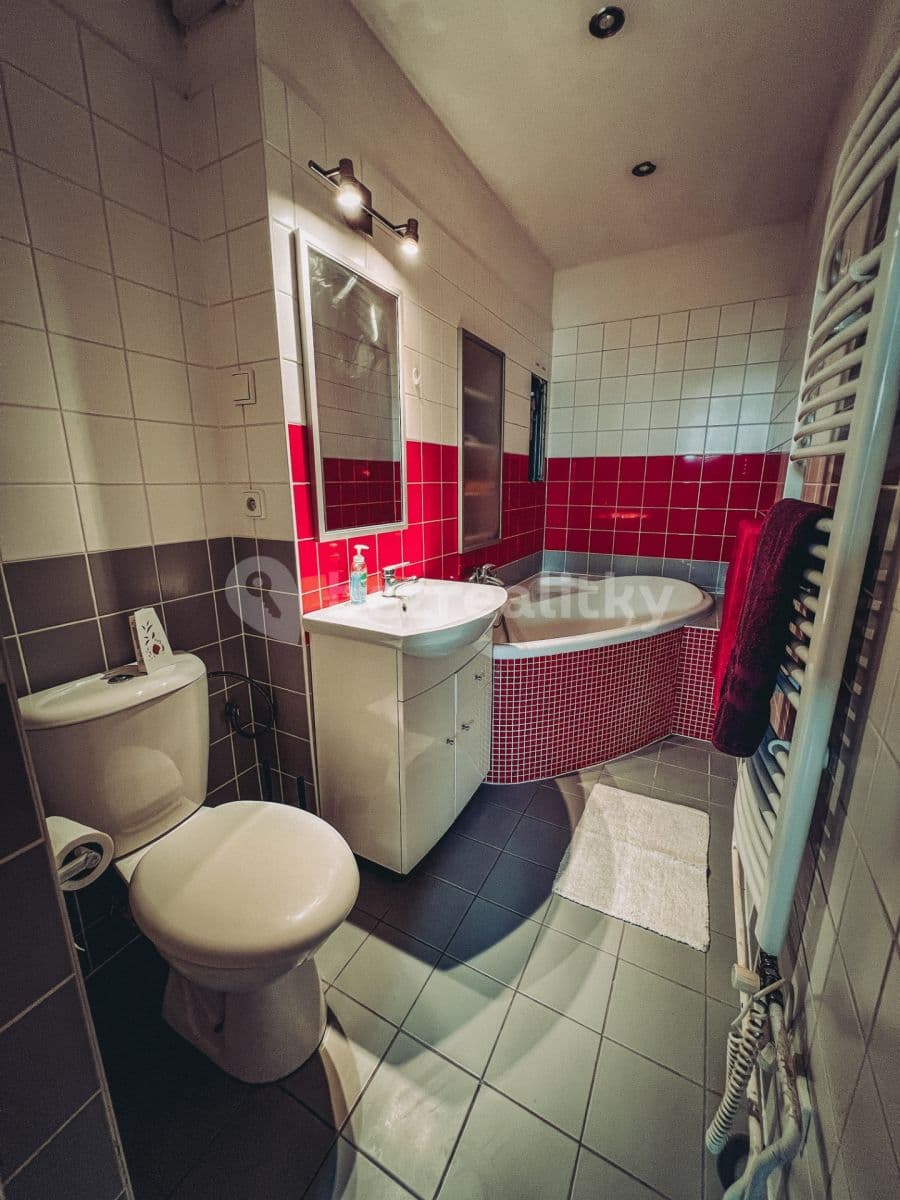 Prenájom bytu 2-izbový 65 m², Petra Křičky, Ostrava, Moravskoslezský kraj Prenájom bytu 2-izbový 65 m², Petra Křičky, Ostrava, Moravskoslezský kraj