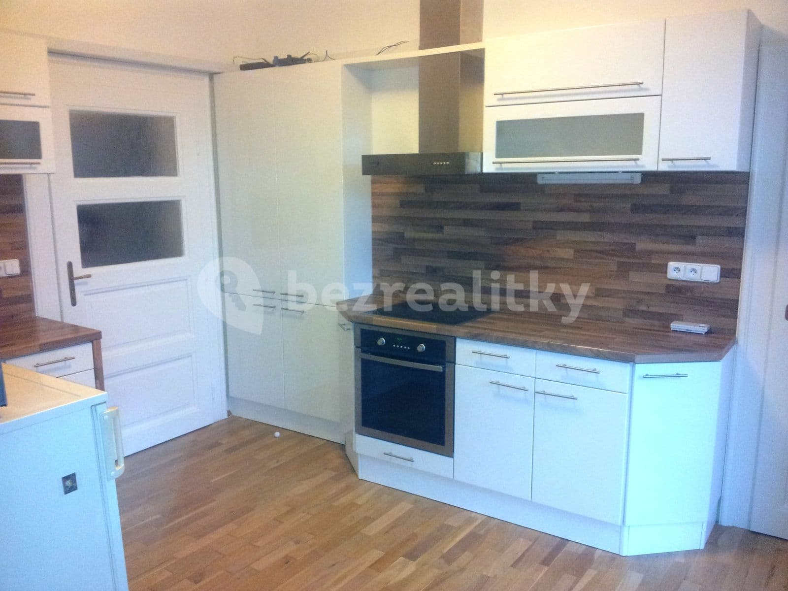 Prenájom bytu 3-izbový 80 m², Kutnauerovo náměstí, Praha, Praha Prenájom bytu 3-izbový 80 m², Kutnauerovo náměstí, Praha, Praha