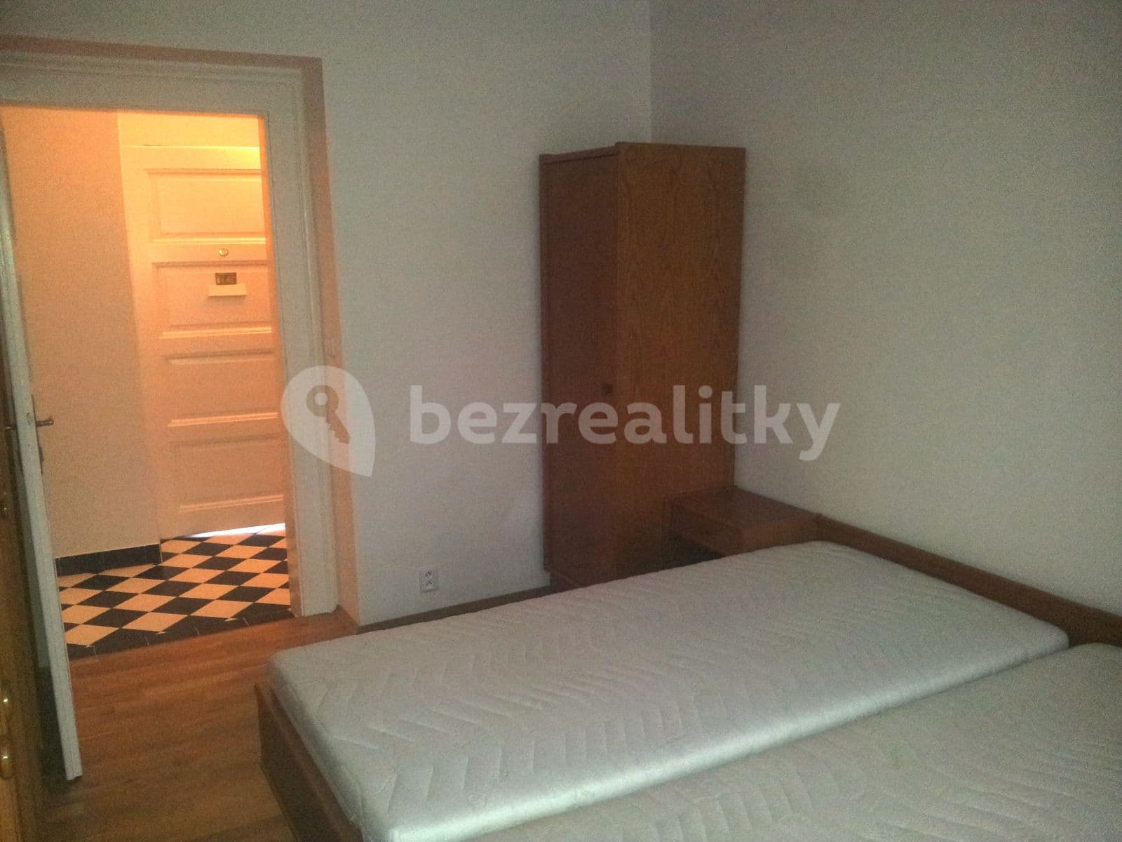 Prenájom bytu 3-izbový 80 m², Kutnauerovo náměstí, Praha, Praha Prenájom bytu 3-izbový 80 m², Kutnauerovo náměstí, Praha, Praha