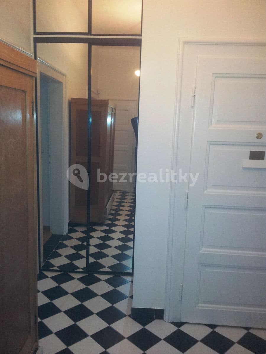 Prenájom bytu 3-izbový 80 m², Kutnauerovo náměstí, Praha, Praha Prenájom bytu 3-izbový 80 m², Kutnauerovo náměstí, Praha, Praha