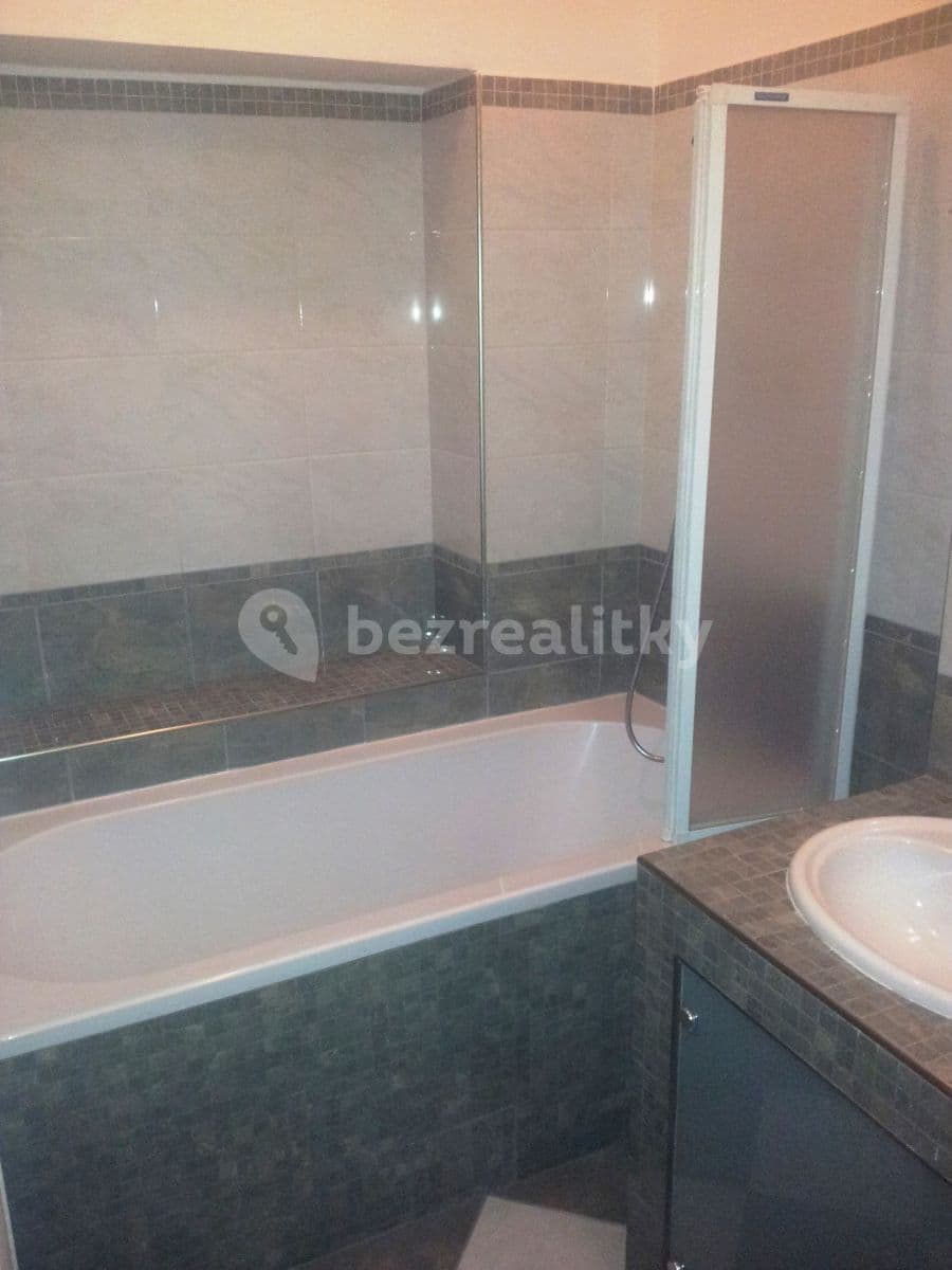 Prenájom bytu 3-izbový 80 m², Kutnauerovo náměstí, Praha, Praha Prenájom bytu 3-izbový 80 m², Kutnauerovo náměstí, Praha, Praha