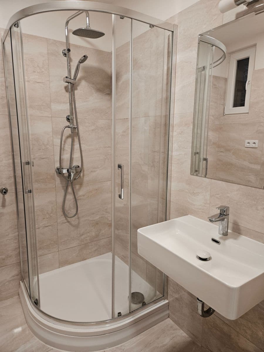 Prenájom bytu 1-izbový 29 m², Sochařská, Praha, Praha Prenájom bytu 1-izbový 29 m², Sochařská, Praha, Praha
