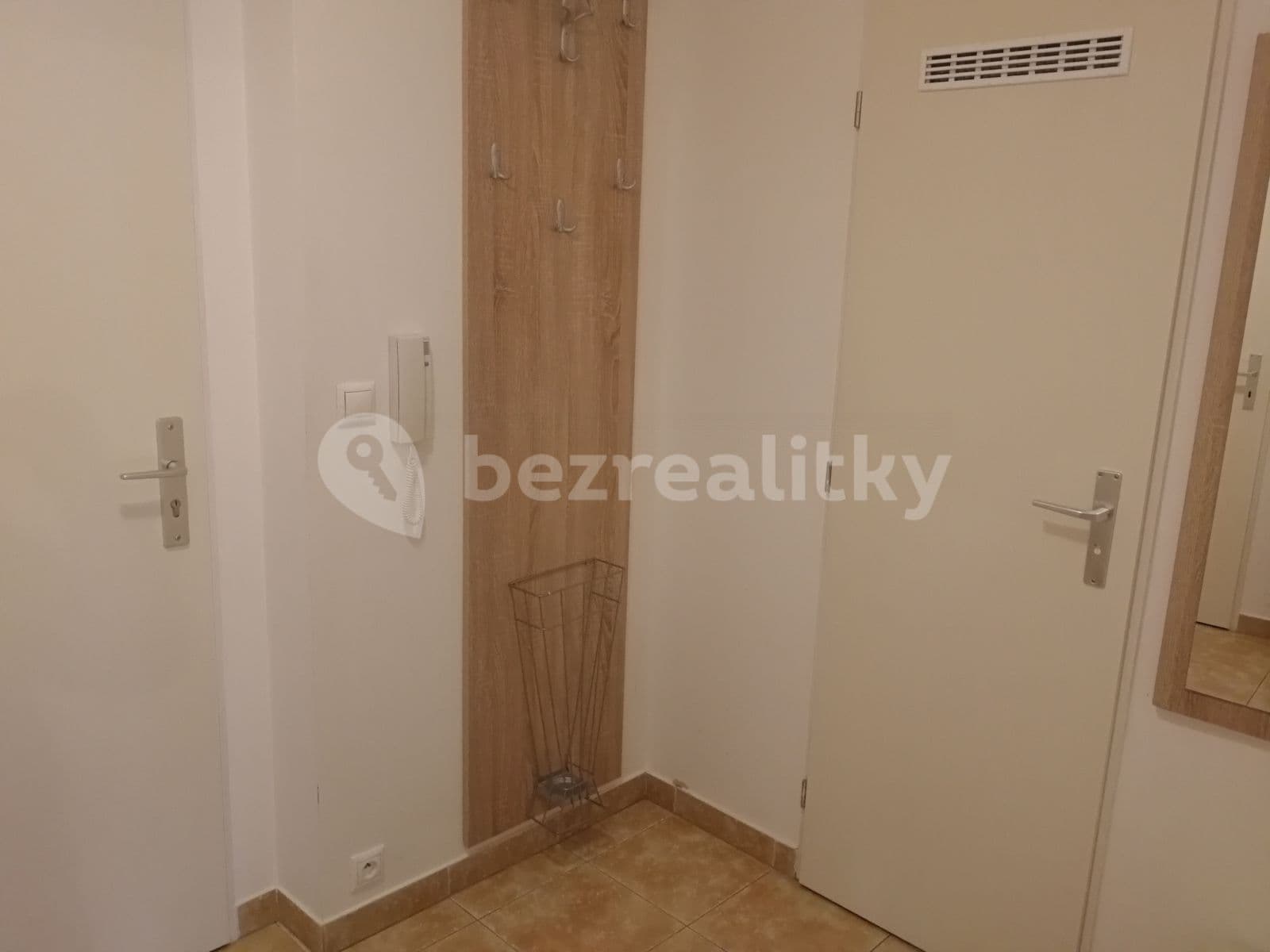 Prenájom bytu 2-izbový 58 m², Bechlínská, Praha, Praha Prenájom bytu 2-izbový 58 m², Bechlínská, Praha, Praha