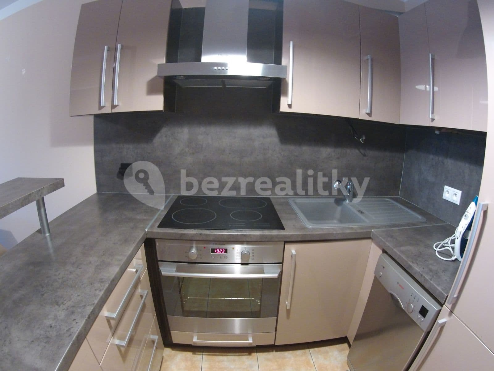 Prenájom bytu 2-izbový 58 m², Bechlínská, Praha, Praha Prenájom bytu 2-izbový 58 m², Bechlínská, Praha, Praha