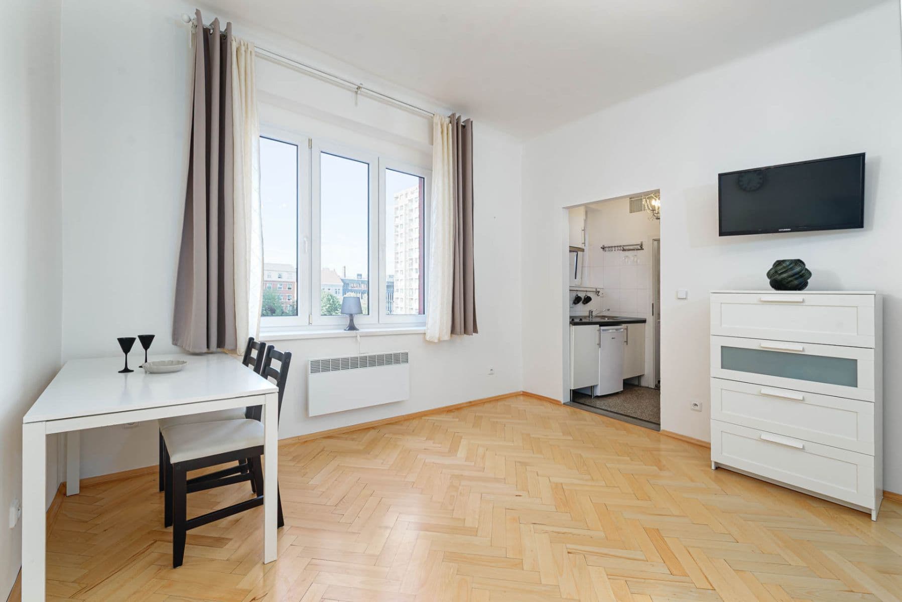 Prenájom bytu 1-izbový 30 m², Tusarova, Praha, Praha Prenájom bytu 1-izbový 30 m², Tusarova, Praha, Praha