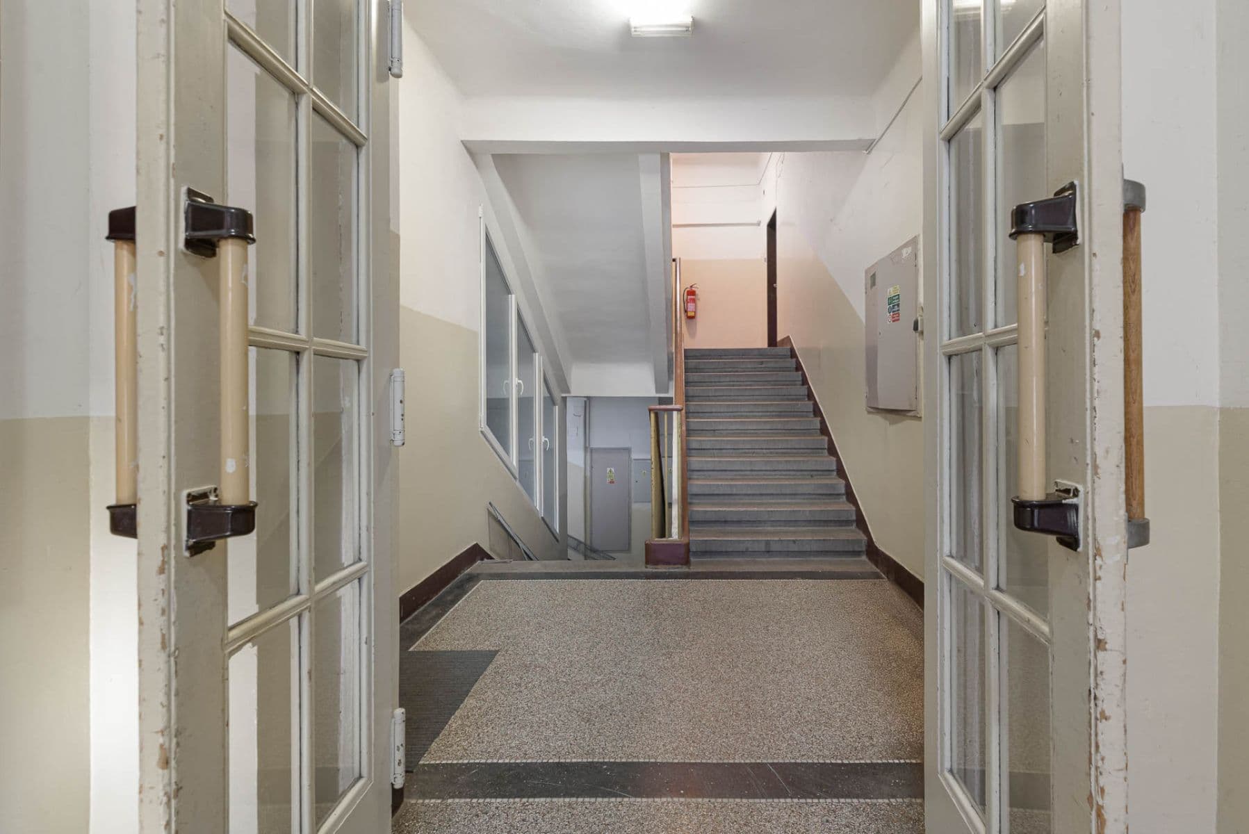 Prenájom bytu 1-izbový 30 m², Tusarova, Praha, Praha Prenájom bytu 1-izbový 30 m², Tusarova, Praha, Praha