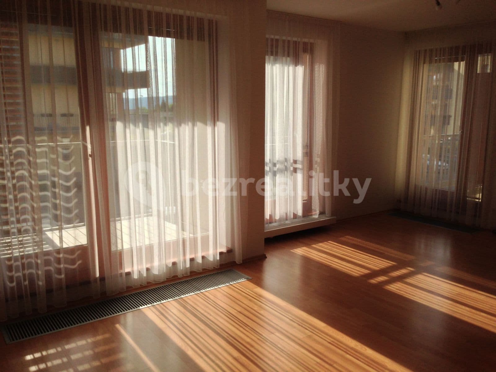 Prenájom bytu 1-izbový 35 m², Praha, Praha Prenájom bytu 1-izbový 35 m², Praha, Praha