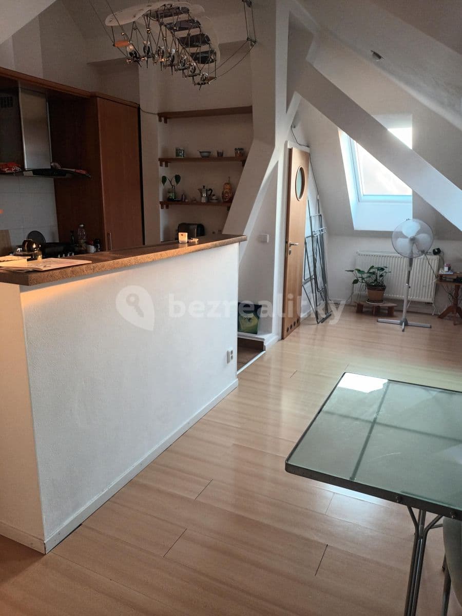 Prenájom bytu 3-izbový 15 m², Šumavská, Brno, Jihomoravský kraj Prenájom bytu 3-izbový 15 m², Šumavská, Brno, Jihomoravský kraj