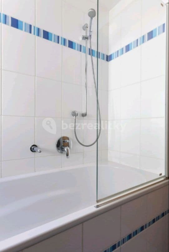 Prenájom bytu 4-izbový 104 m², Linhartova, Praha, Praha Prenájom bytu 4-izbový 104 m², Linhartova, Praha, Praha