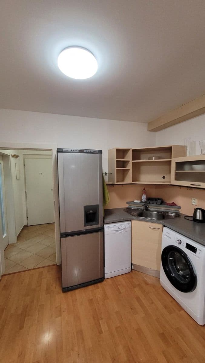 Prenájom bytu 2-izbový 39 m², Švehlova, Šlapanice, Jihomoravský kraj Prenájom bytu 2-izbový 39 m², Švehlova, Šlapanice, Jihomoravský kraj
