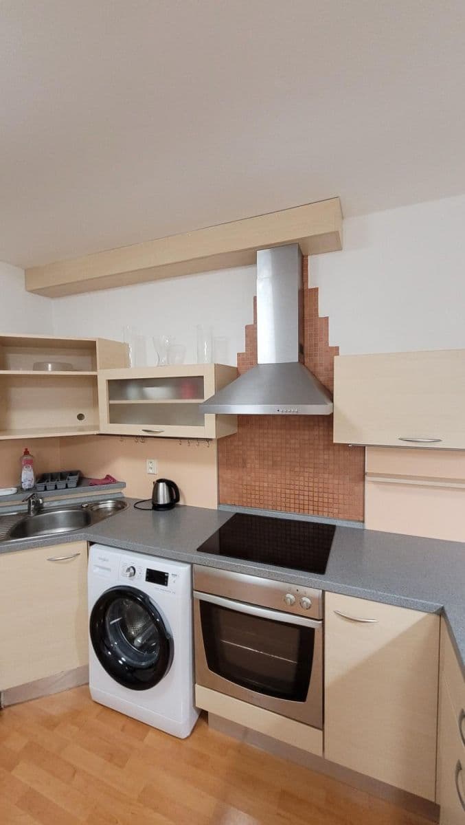 Prenájom bytu 2-izbový 39 m², Švehlova, Šlapanice, Jihomoravský kraj Prenájom bytu 2-izbový 39 m², Švehlova, Šlapanice, Jihomoravský kraj