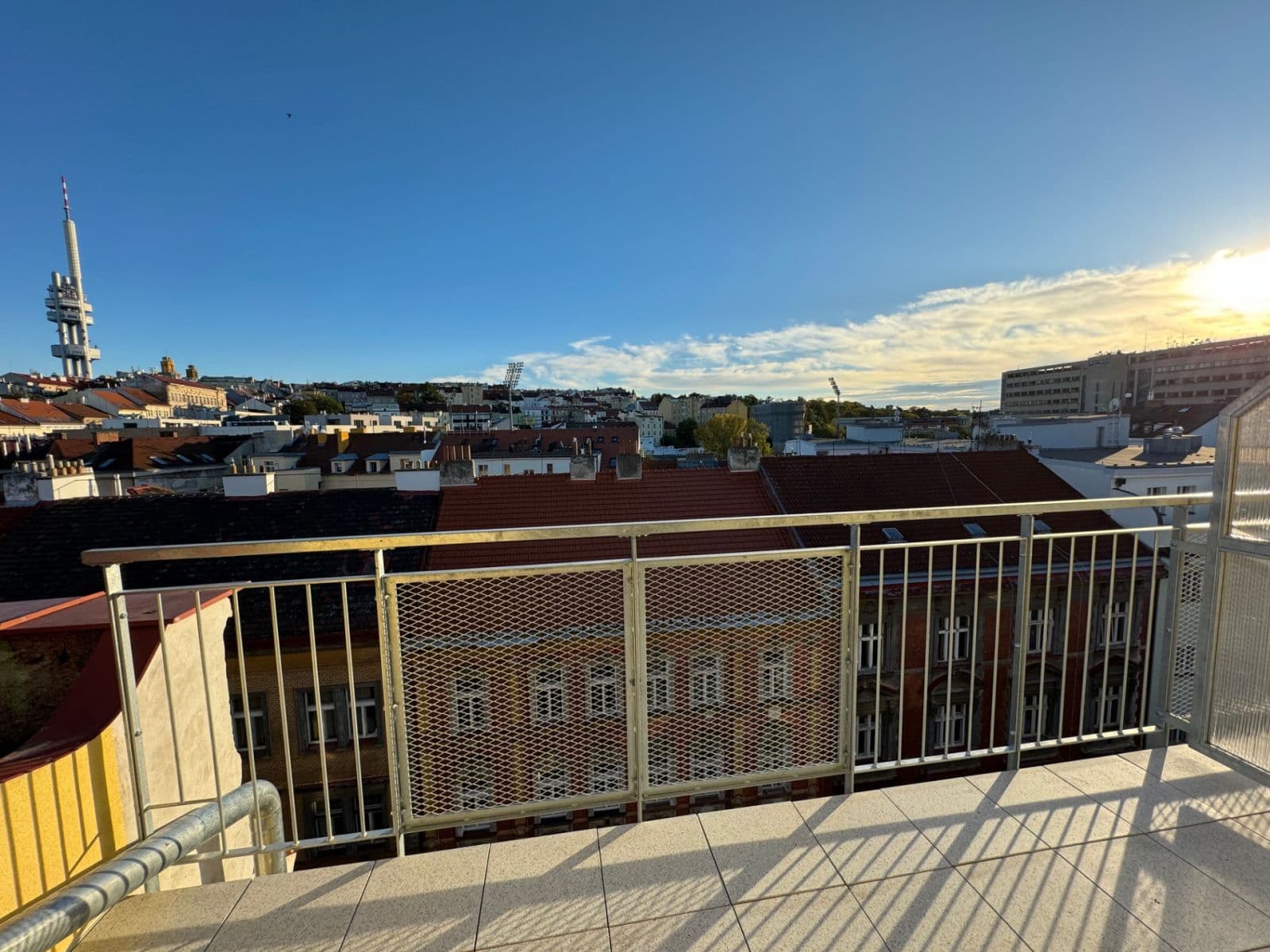 Prenájom bytu 2-izbový 52 m², Husinecká, Praha, Praha Prenájom bytu 2-izbový 52 m², Husinecká, Praha, Praha