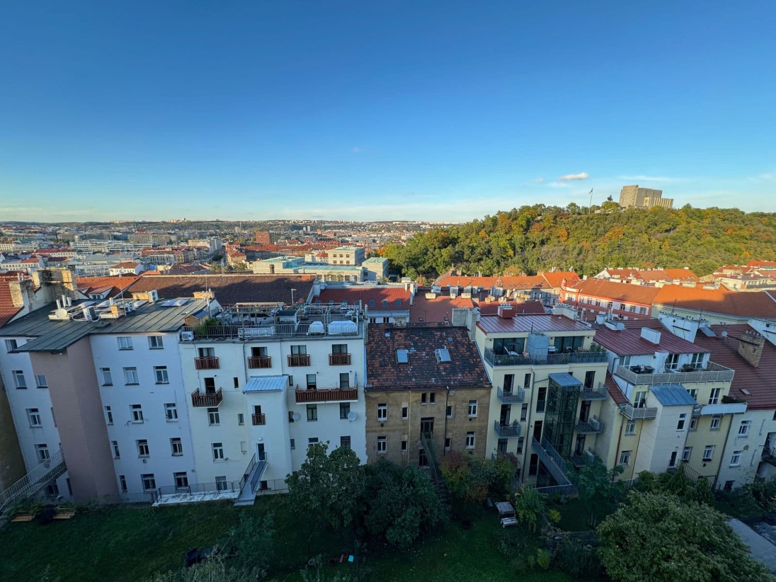 Prenájom bytu 2-izbový 52 m², Husinecká, Praha, Praha Prenájom bytu 2-izbový 52 m², Husinecká, Praha, Praha