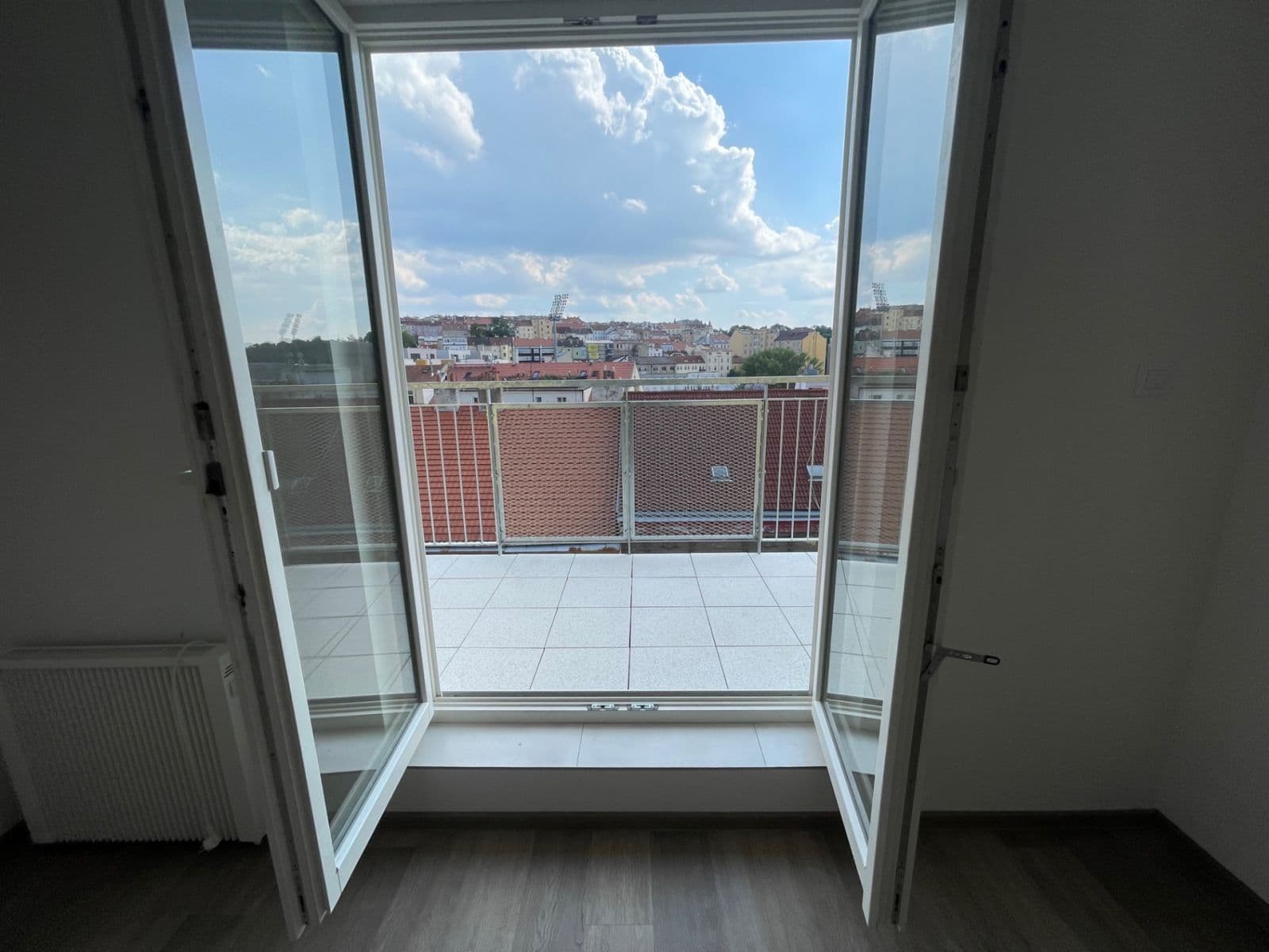 Prenájom bytu 2-izbový 52 m², Husinecká, Praha, Praha Prenájom bytu 2-izbový 52 m², Husinecká, Praha, Praha
