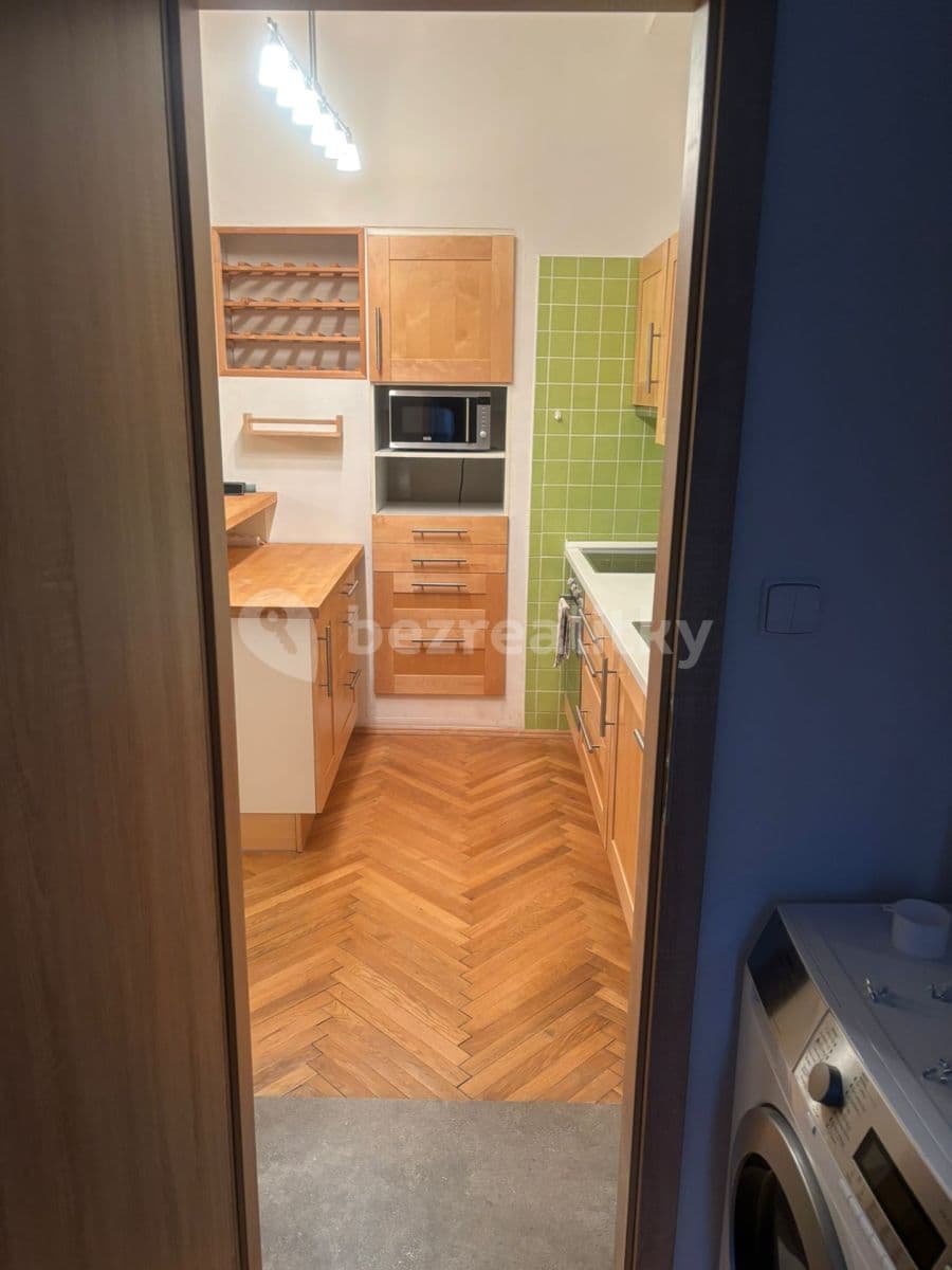 Prenájom bytu 2-izbový 30 m², Praha, Praha Prenájom bytu 2-izbový 30 m², Praha, Praha