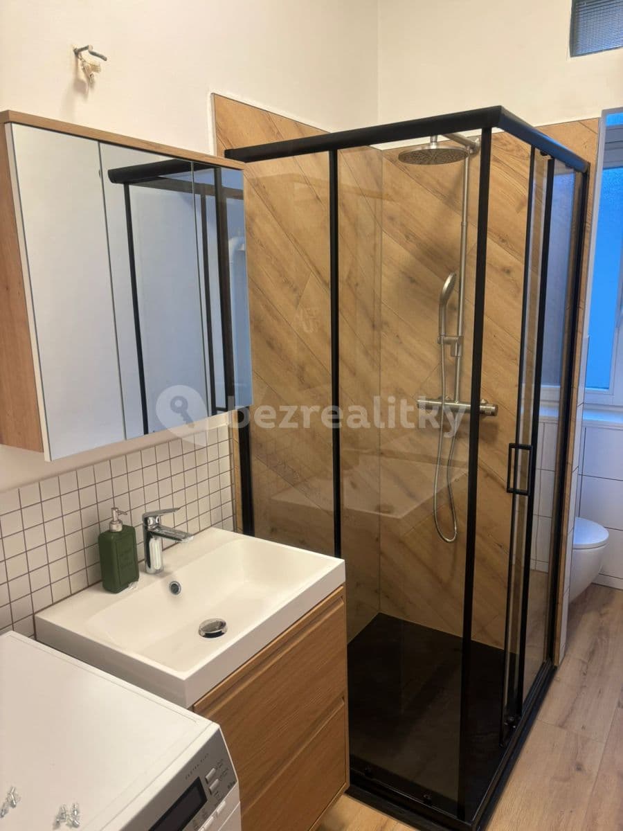 Prenájom bytu 2-izbový 30 m², Praha, Praha Prenájom bytu 2-izbový 30 m², Praha, Praha