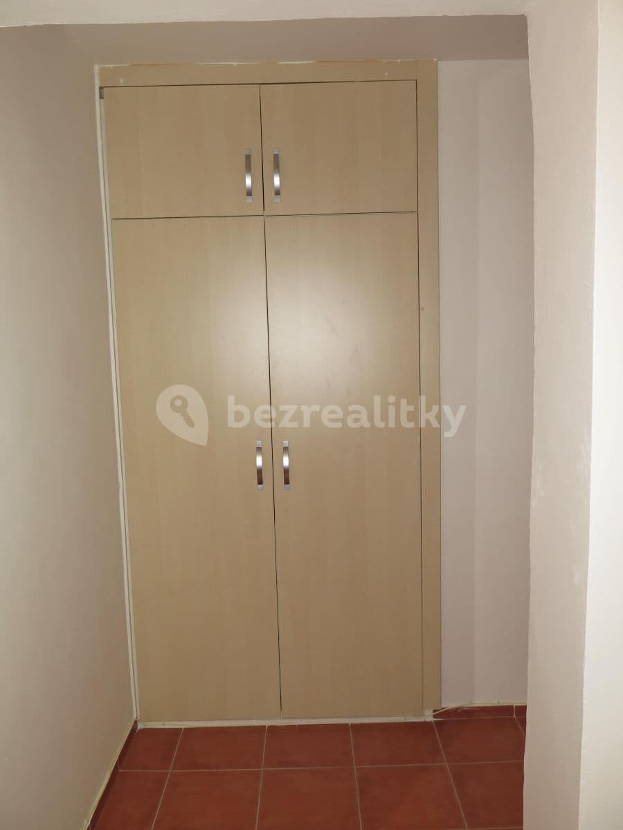 Prenájom bytu 2-izbový 41 m², Na Topolce, Praha, Praha Prenájom bytu 2-izbový 41 m², Na Topolce, Praha, Praha