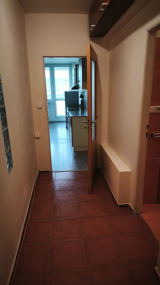 Prenájom bytu 2-izbový 41 m², Na Topolce, Praha, Praha Prenájom bytu 2-izbový 41 m², Na Topolce, Praha, Praha