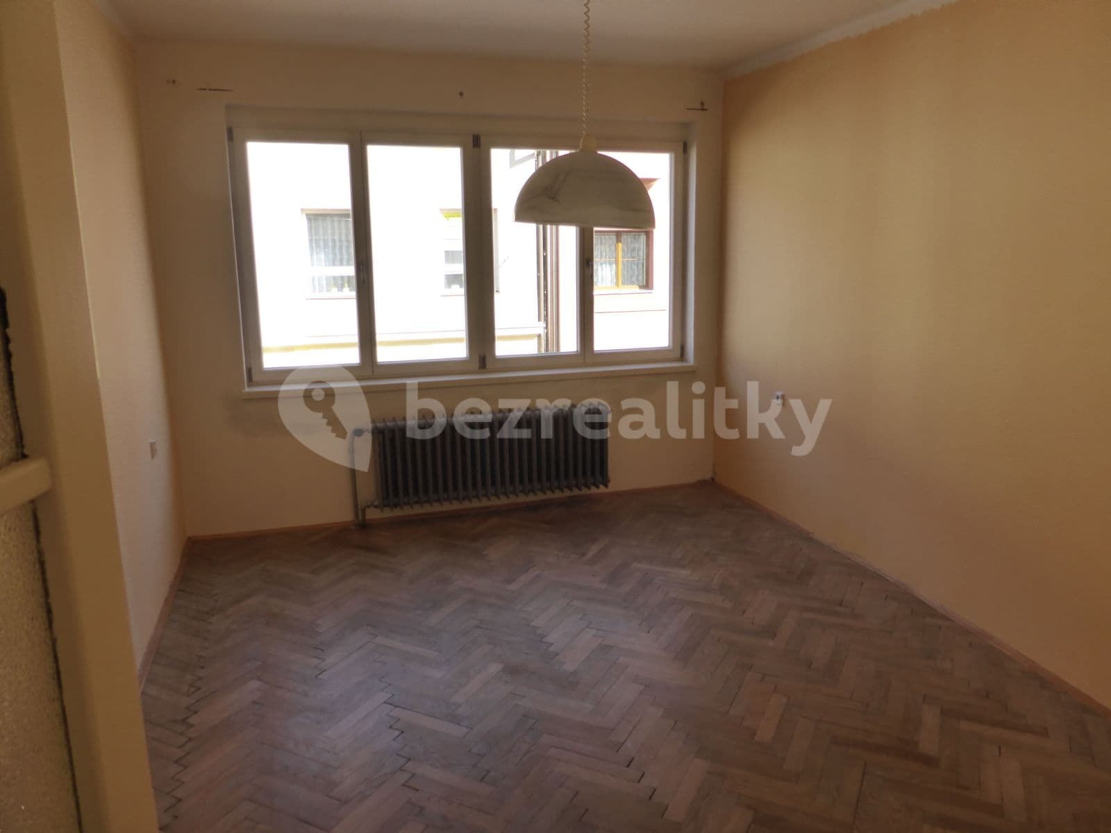 Prenájom bytu 1-izbový 45 m², Smilova, Pardubice, Pardubický kraj Prenájom bytu 1-izbový 45 m², Smilova, Pardubice, Pardubický kraj
