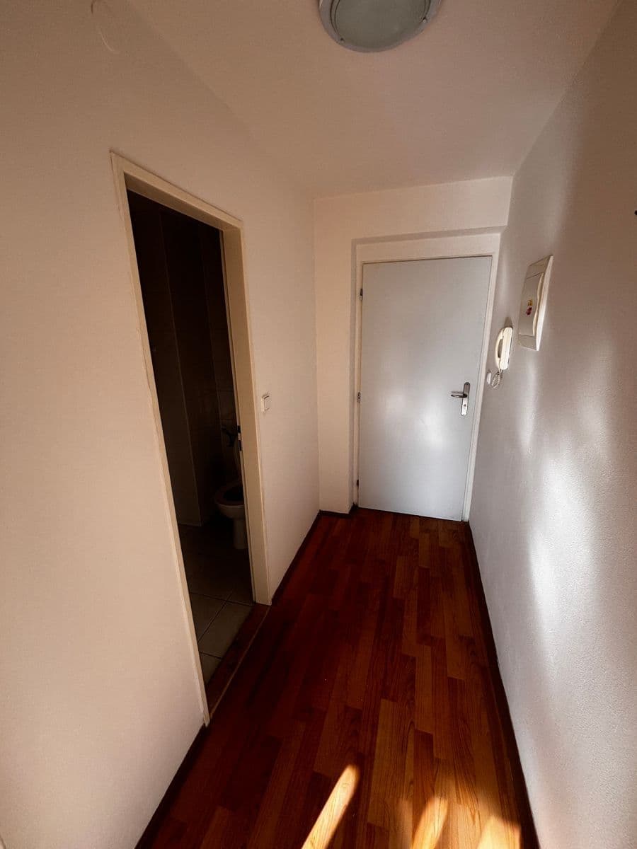 Prenájom bytu 1-izbový 32 m², Staňkova, Brno, Jihomoravský kraj Prenájom bytu 1-izbový 32 m², Staňkova, Brno, Jihomoravský kraj