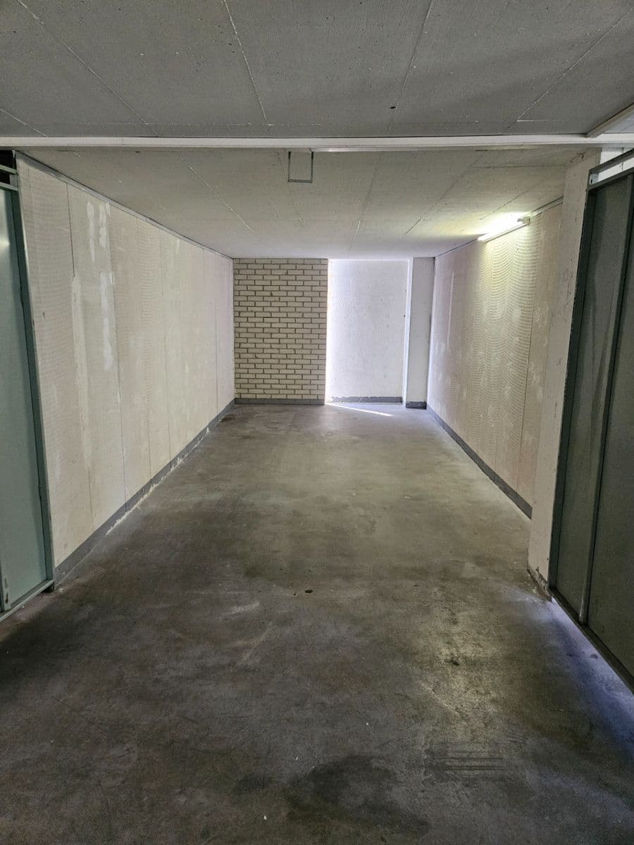 Prenájom garáže 19 m², Frýdlantská, Praha, Praha Prenájom garáže 19 m², Frýdlantská, Praha, Praha