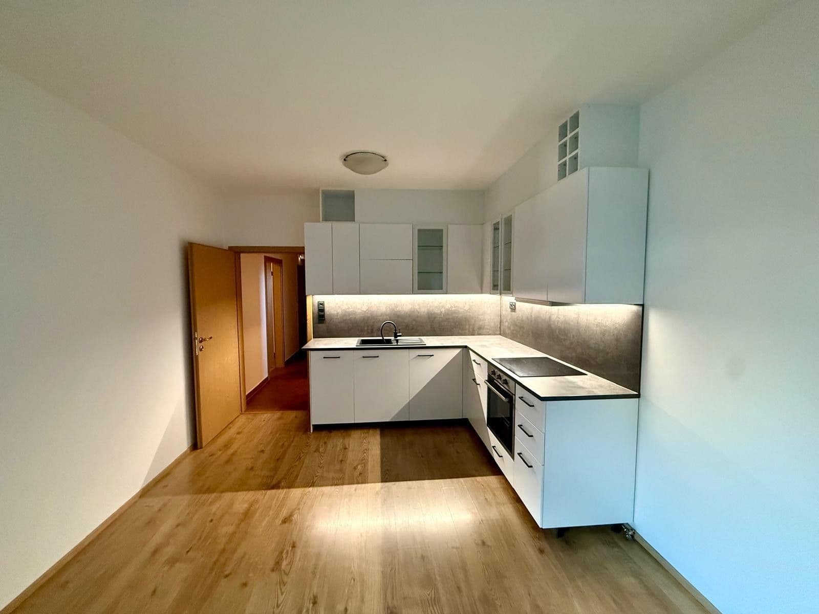 Prenájom bytu 2-izbový 61 m², Laurinova, Praha, Praha Prenájom bytu 2-izbový 61 m², Laurinova, Praha, Praha