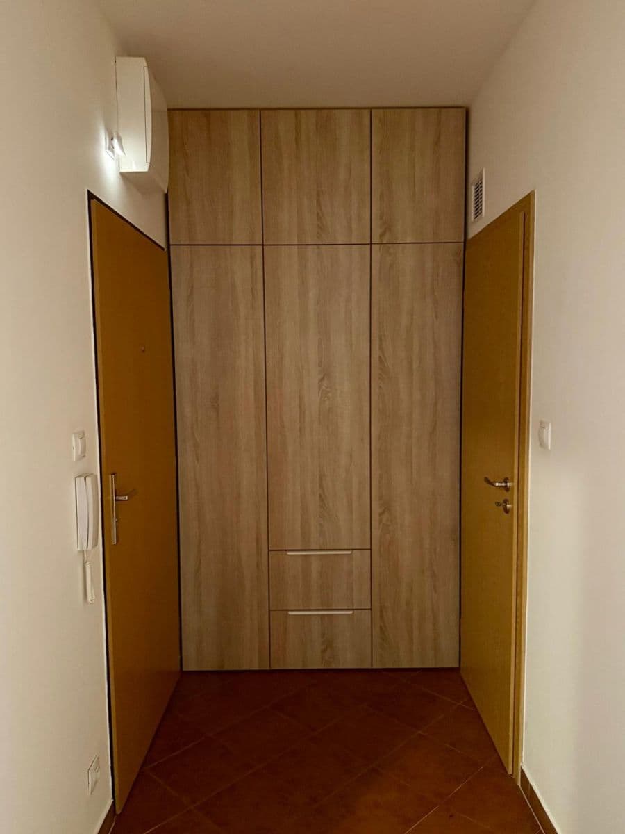 Prenájom bytu 2-izbový 61 m², Laurinova, Praha, Praha Prenájom bytu 2-izbový 61 m², Laurinova, Praha, Praha