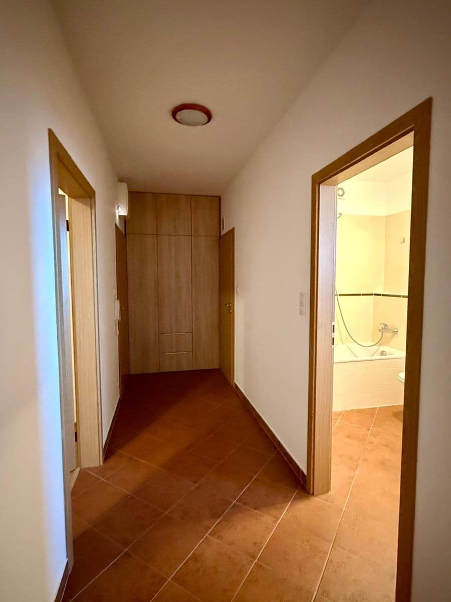 Prenájom bytu 2-izbový 61 m², Laurinova, Praha, Praha Prenájom bytu 2-izbový 61 m², Laurinova, Praha, Praha