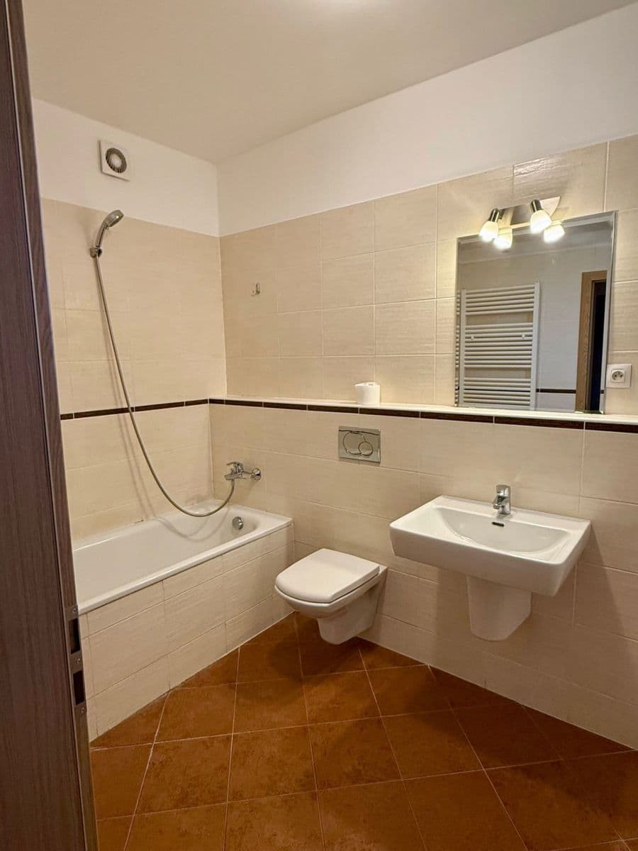 Prenájom bytu 2-izbový 61 m², Laurinova, Praha, Praha Prenájom bytu 2-izbový 61 m², Laurinova, Praha, Praha