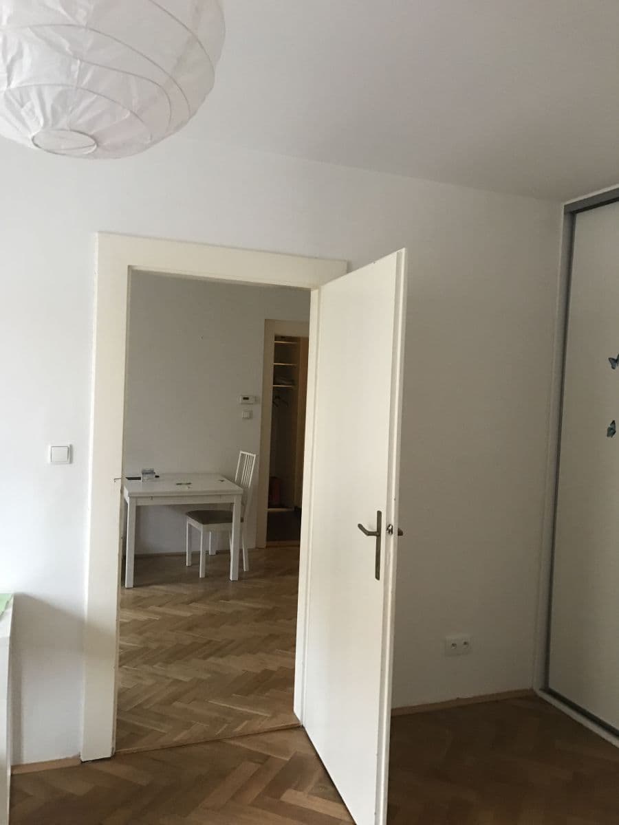 Prenájom bytu 2-izbový 42 m², Jugoslávských partyzánů, Praha, Praha Prenájom bytu 2-izbový 42 m², Jugoslávských partyzánů, Praha, Praha