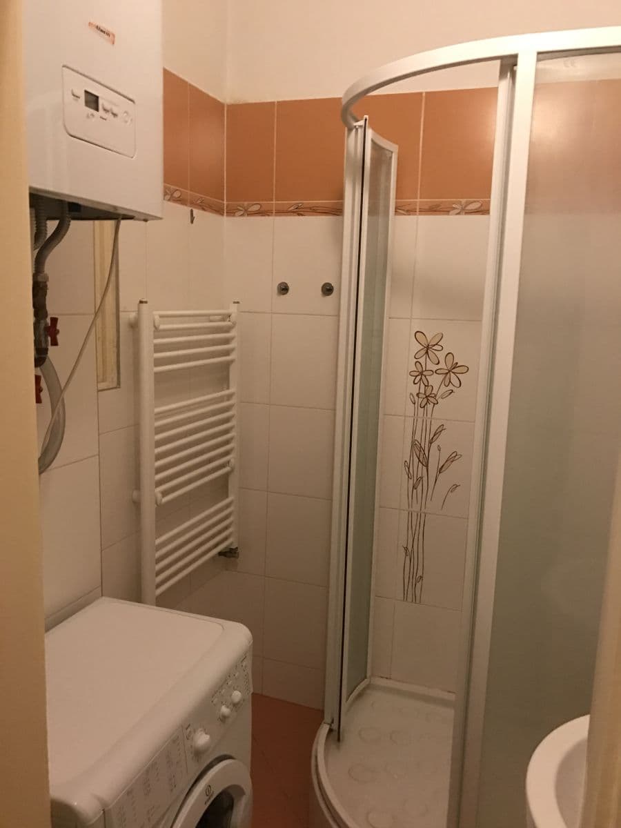 Prenájom bytu 2-izbový 42 m², Jugoslávských partyzánů, Praha, Praha Prenájom bytu 2-izbový 42 m², Jugoslávských partyzánů, Praha, Praha