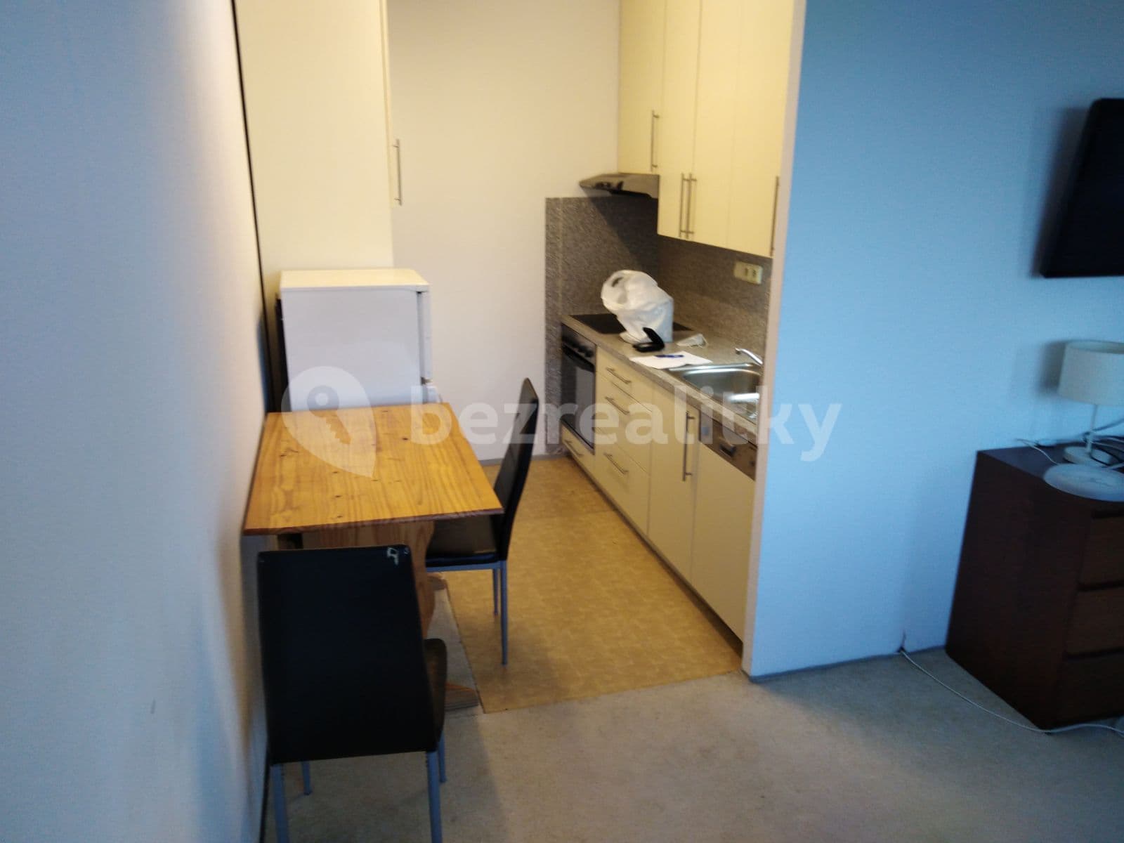 Prenájom bytu Garsoniéra 36 m², V hůrkách, Praha, Praha Prenájom bytu Garsoniéra 36 m², V hůrkách, Praha, Praha