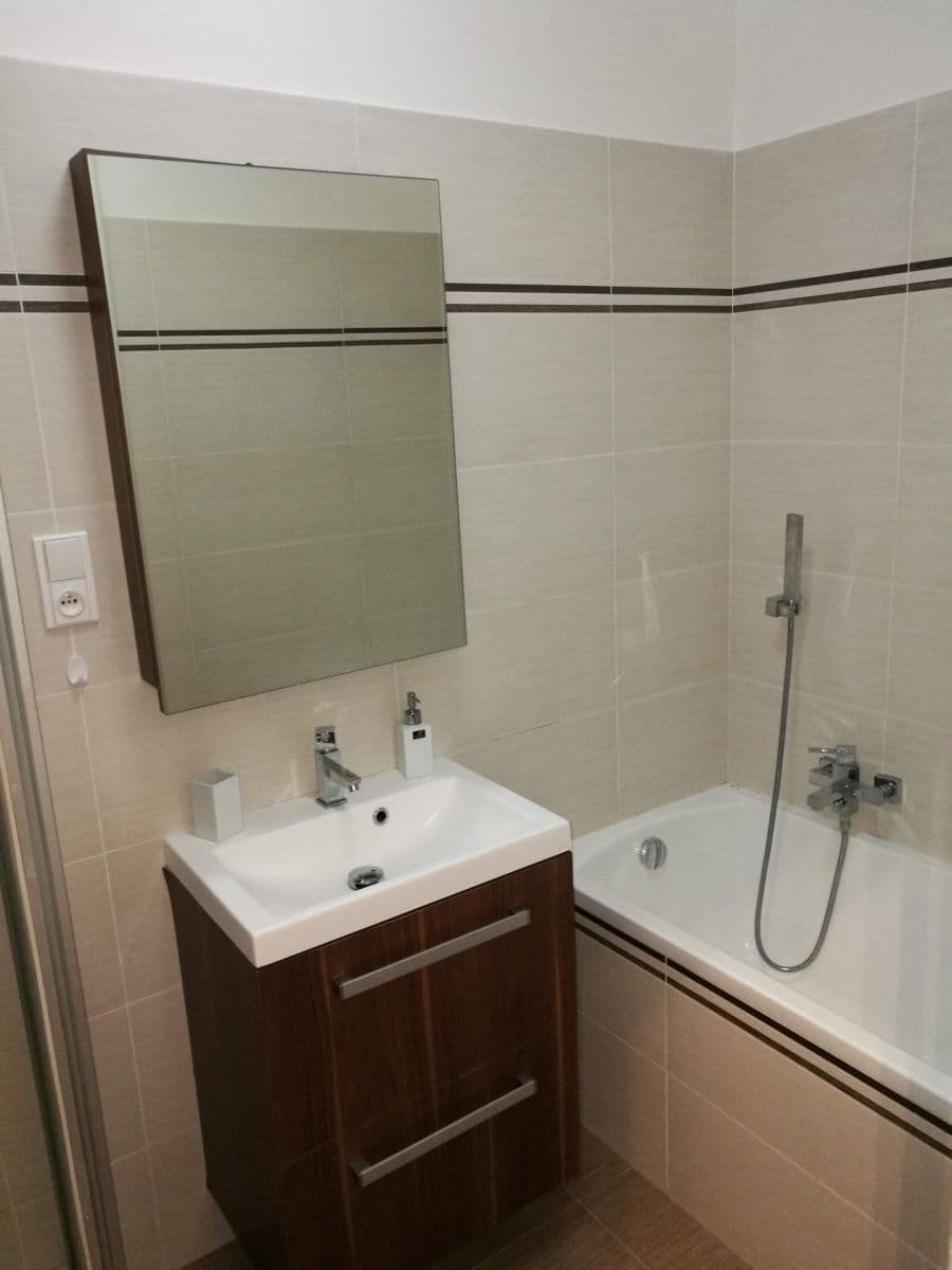 Prenájom bytu 3-izbový 55 m², Šumperská, Praha, Praha Prenájom bytu 3-izbový 55 m², Šumperská, Praha, Praha