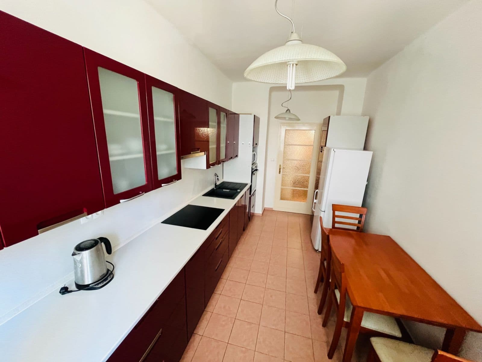 Prenájom bytu 3-izbový 90 m², Husinecká, Praha, Praha Prenájom bytu 3-izbový 90 m², Husinecká, Praha, Praha