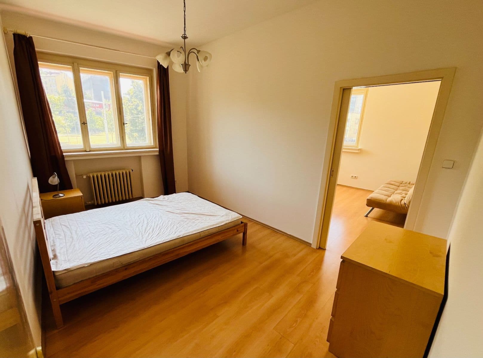 Prenájom bytu 3-izbový 90 m², Husinecká, Praha, Praha Prenájom bytu 3-izbový 90 m², Husinecká, Praha, Praha
