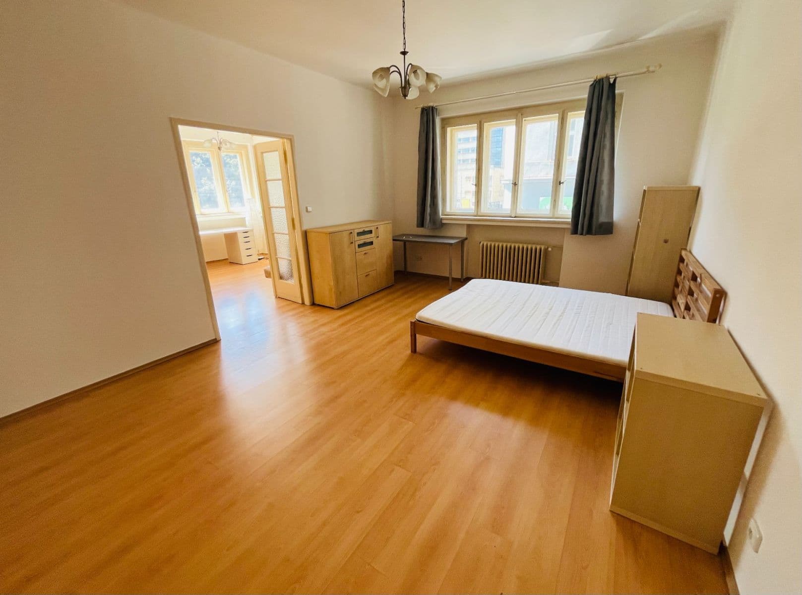 Prenájom bytu 3-izbový 90 m², Husinecká, Praha, Praha Prenájom bytu 3-izbový 90 m², Husinecká, Praha, Praha