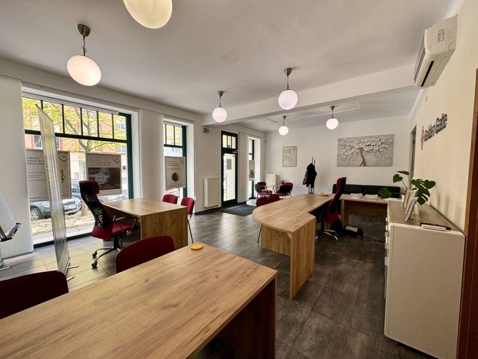 Prenájom nebytového priestoru 77 m², Chelčického, Hradec Králové, Královéhradecký kraj Prenájom nebytového priestoru 77 m², Chelčického, Hradec Králové, Královéhradecký kraj