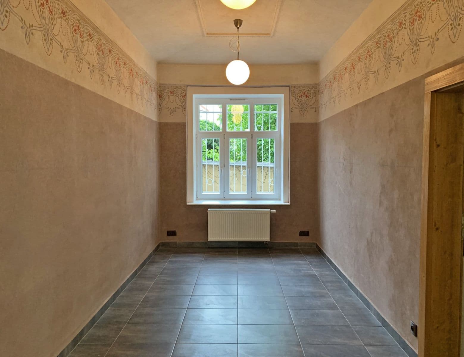 Prenájom nebytového priestoru 77 m², Chelčického, Hradec Králové, Královéhradecký kraj Prenájom nebytového priestoru 77 m², Chelčického, Hradec Králové, Královéhradecký kraj