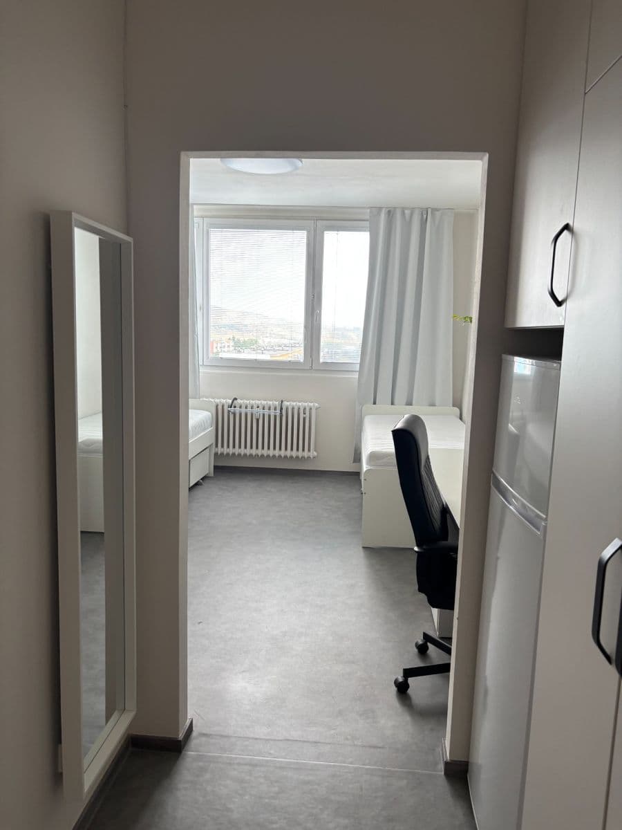 Prenájom bytu 1-izbový 24 m², Halasovo náměstí, Brno, Jihomoravský kraj Prenájom bytu 1-izbový 24 m², Halasovo náměstí, Brno, Jihomoravský kraj