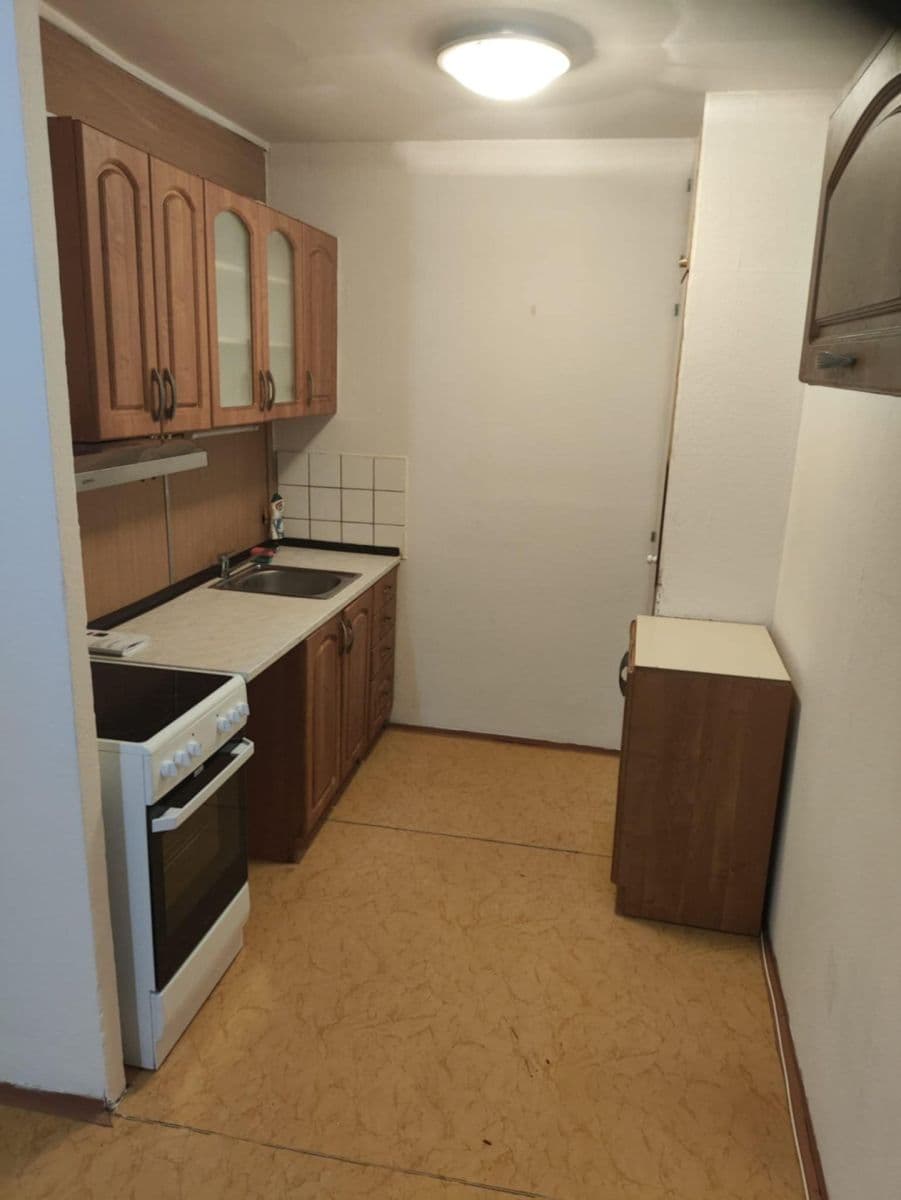 Prenájom bytu 2-izbový 44 m², Bellušova, Praha, Praha Prenájom bytu 2-izbový 44 m², Bellušova, Praha, Praha