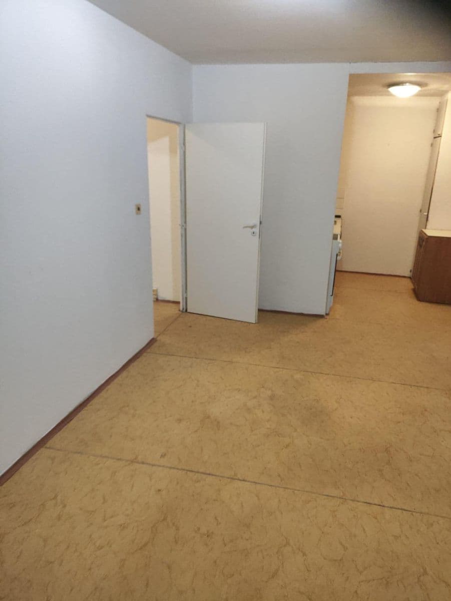 Prenájom bytu 2-izbový 44 m², Bellušova, Praha, Praha Prenájom bytu 2-izbový 44 m², Bellušova, Praha, Praha