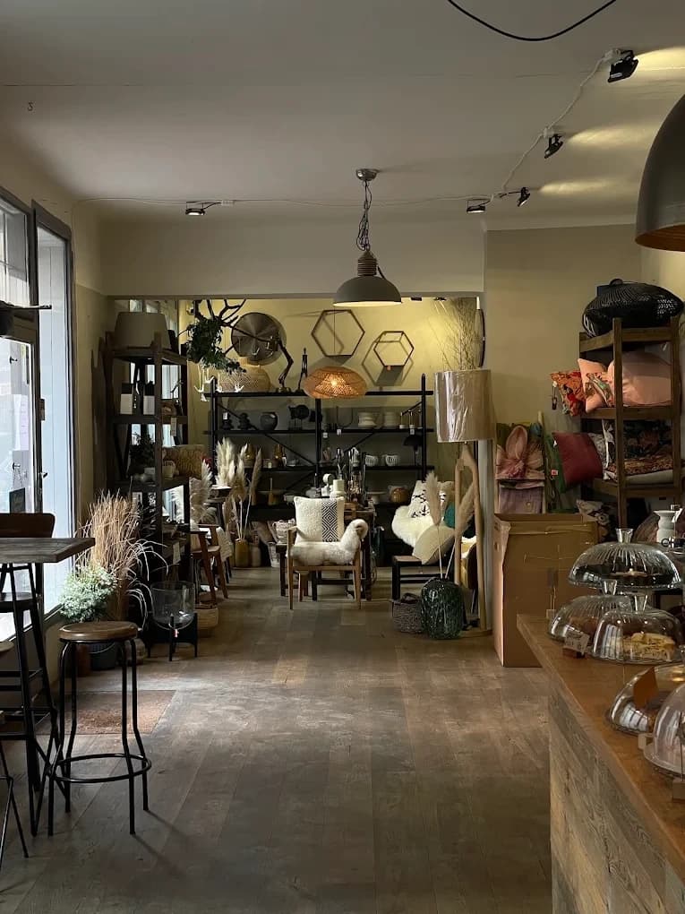 Prenájom nebytového priestoru 120 m², Pod Vítkovem, Praha, Praha Prenájom nebytového priestoru 120 m², Pod Vítkovem, Praha, Praha